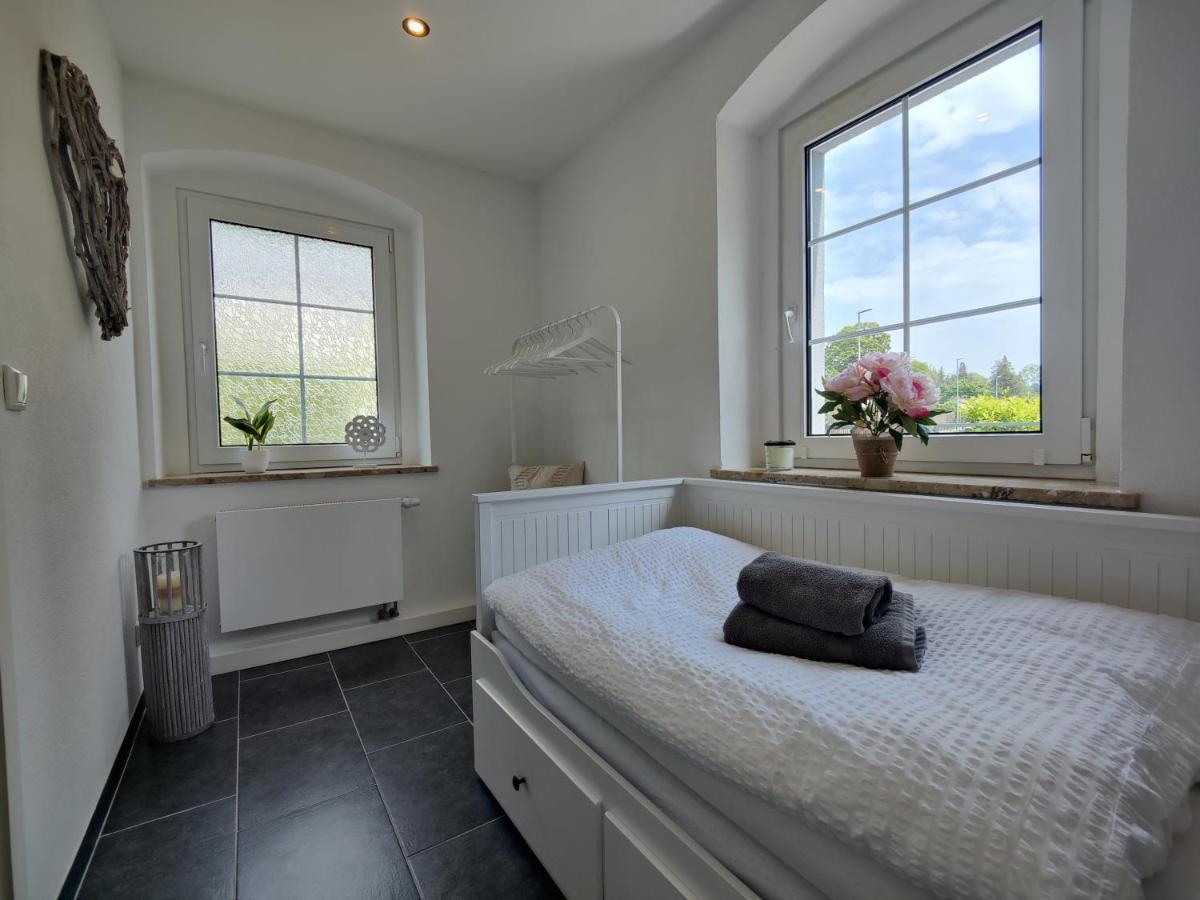 Ferienhaus Villa Adelsberg Mit Dachterrasse In Zentraler Lage Fuer Bis Zu 10 Personen Chemnitz Exterior foto